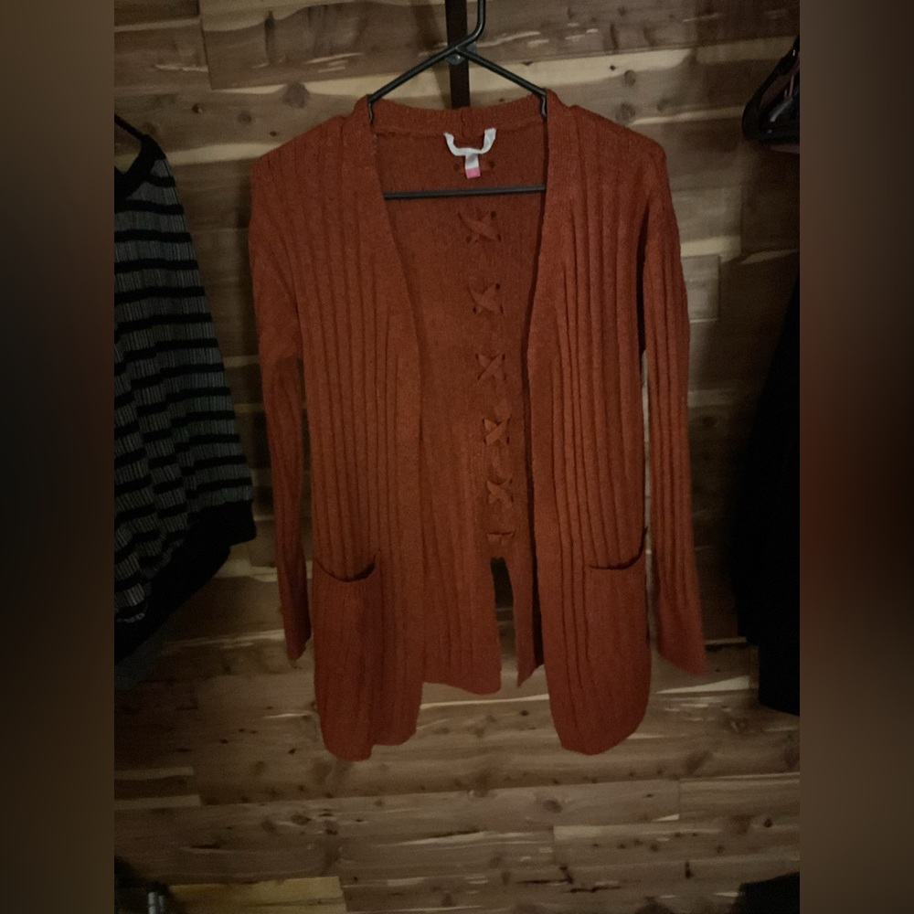 No Boundaries woman’s small (3-5) burnt orange cardigan sweater